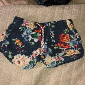 Vanilla Star Patterned Shorts